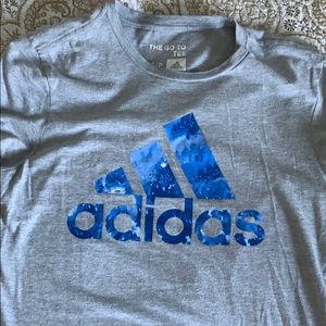 Adidas The Go-To Tee size small grey gray blue